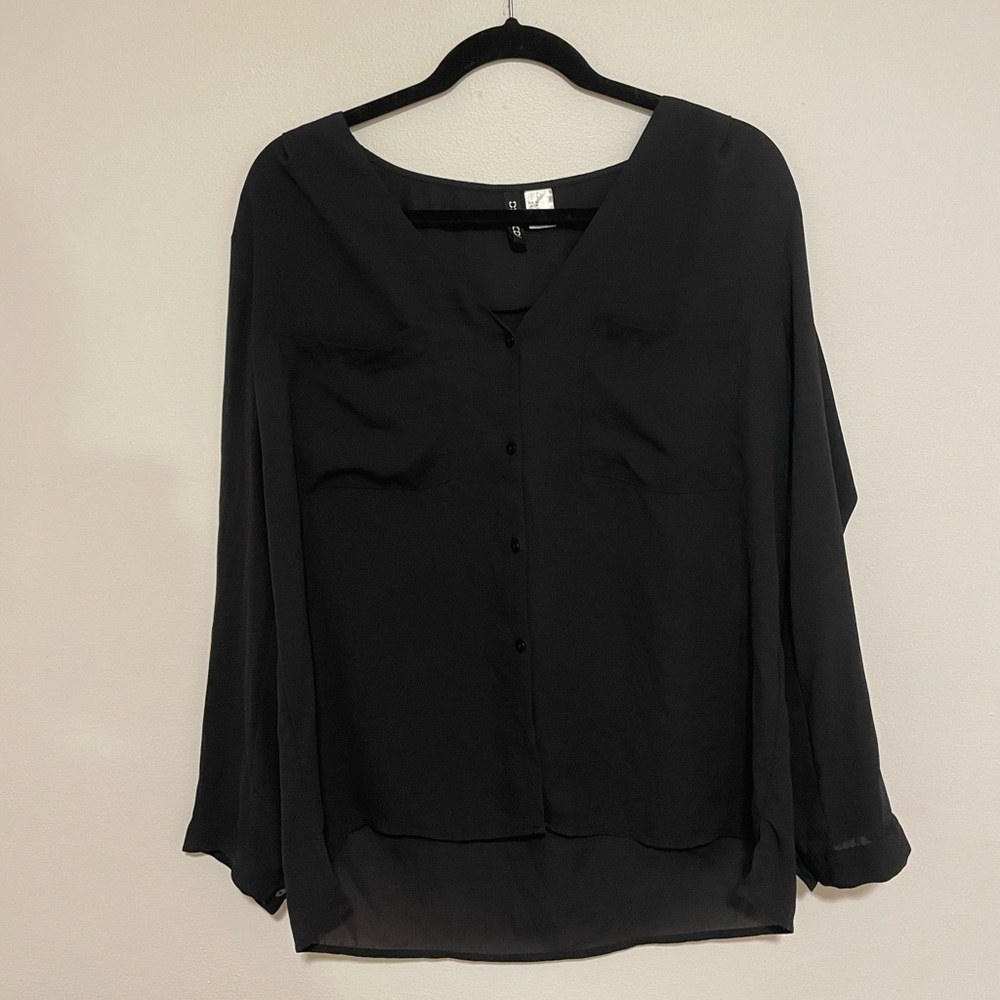H&M Divided Women’s Button Down Black Blouse Size 10 with front pockets